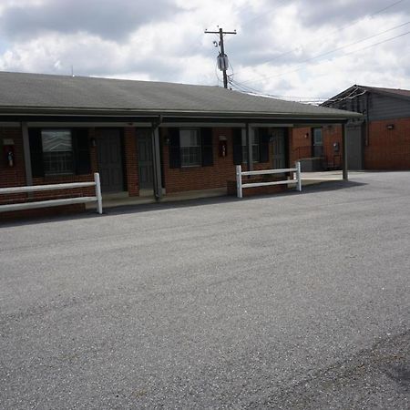 Harvest Drive Family Inn - Renovated Rooms Gordonville Exterior photo